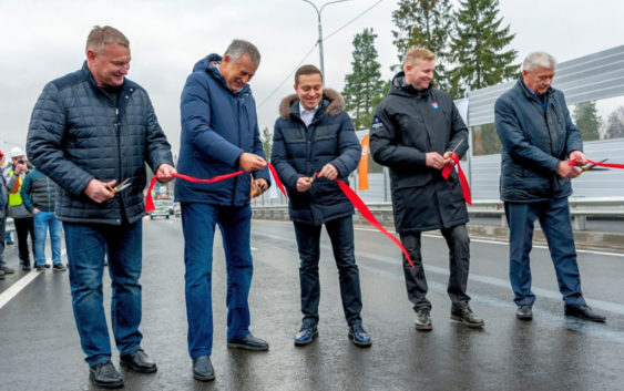 Во Всеволожске открылось движение по путепроводу с первым в регионе цветным асфальтовым покрытием