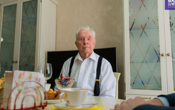 В Уральске поздравили со 103-летием участника первого Парада Победы