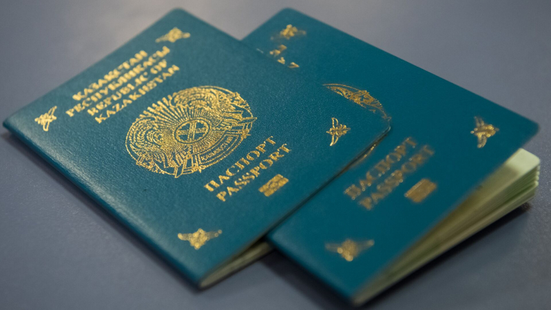 Казахстанцы смогут менять просроченные удостоверения личности и паспорт в онлайн формате