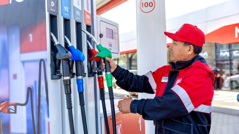 Минэнерго: колебания цен на нефть не повлияют на стоимость бензина в Казахстане 
