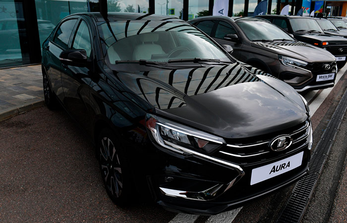 "АвтоВАЗ" объявил о начале продаж бизнес-седана Lada Aura