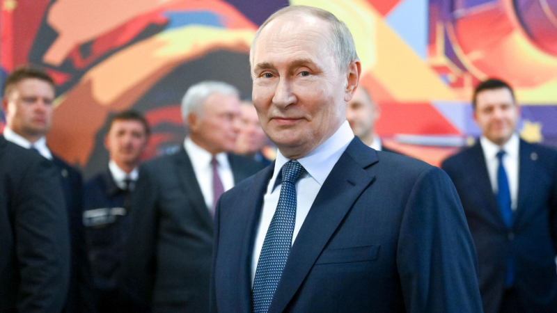 Россия проработает строительство автоподходов к границе с Казахстаном и КНР - Путин