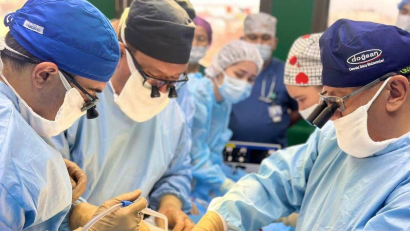 Токаев поздравил хирургов с первой успешной тройной пересадкой почек