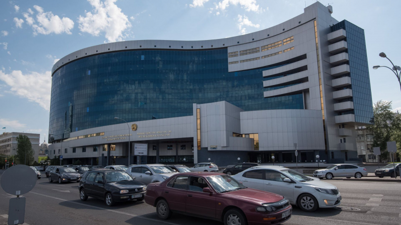 В Казахстане имущество должников по налогам будут продавать через мобильное приложение